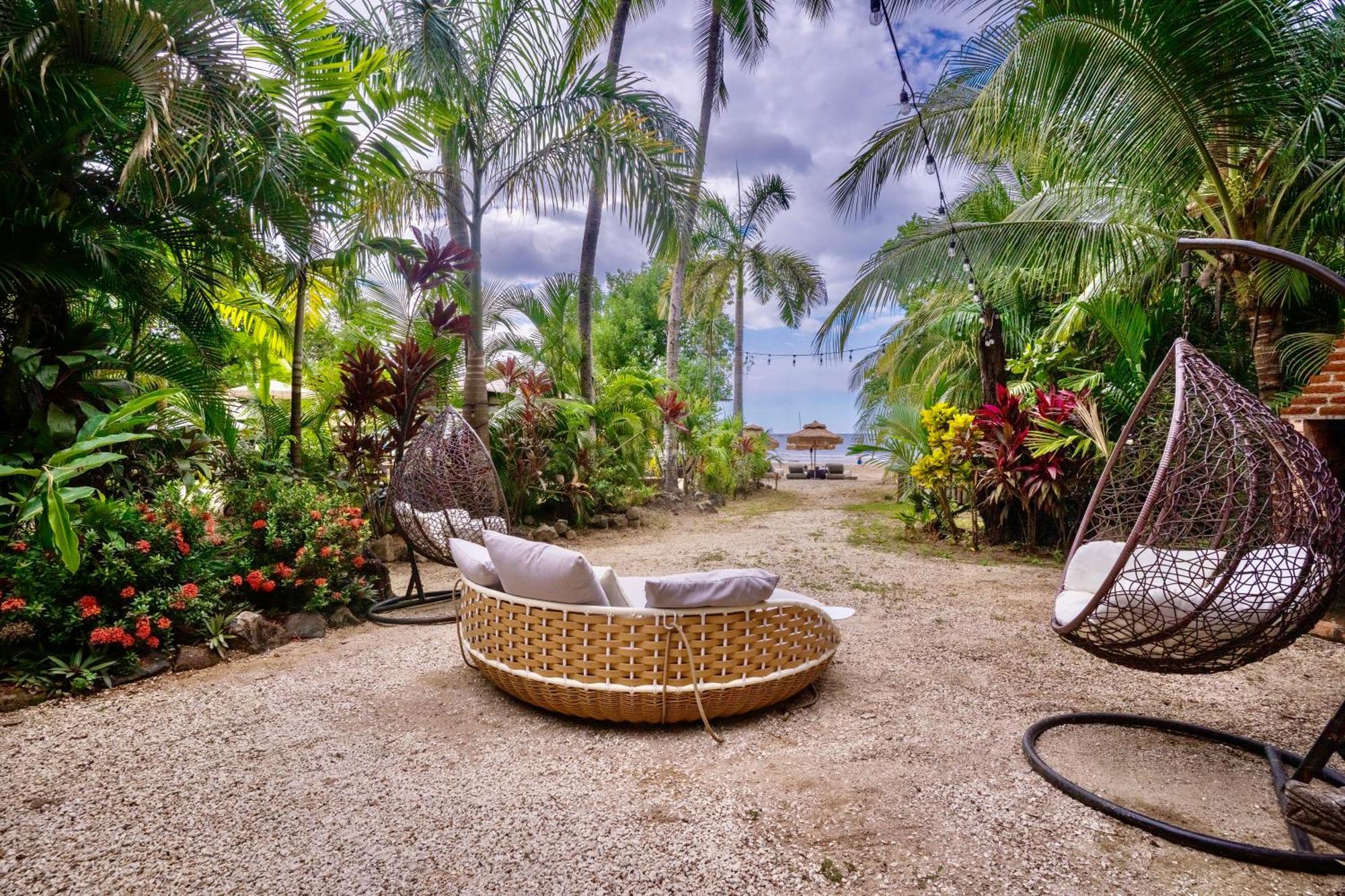 Ocho Artisan Bungalows (Adults Only) Tamarindo Esterno foto