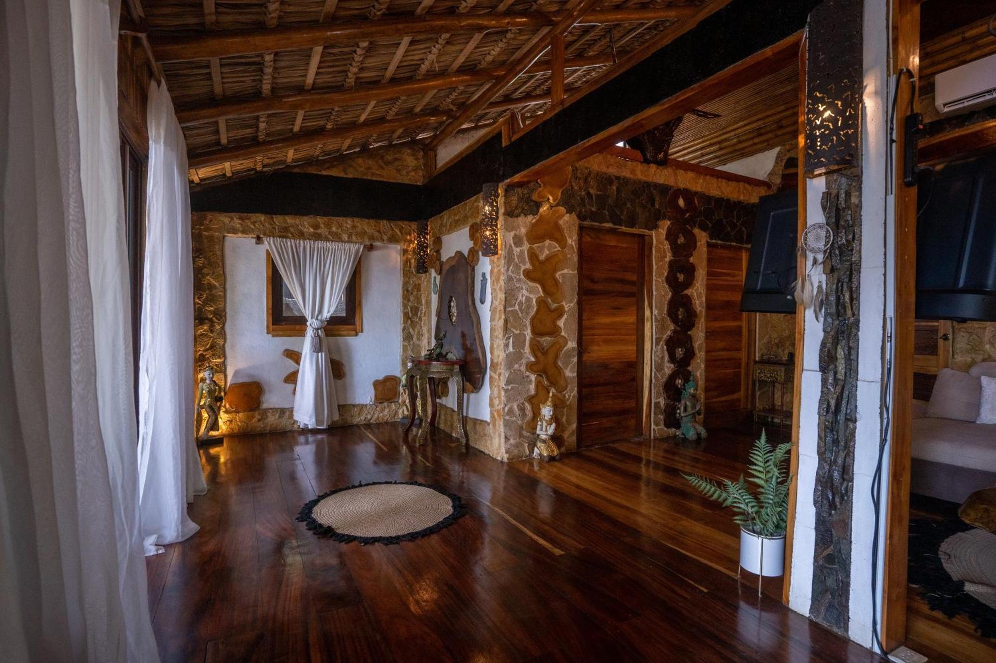 Ocho Artisan Bungalows (Adults Only) Tamarindo Esterno foto