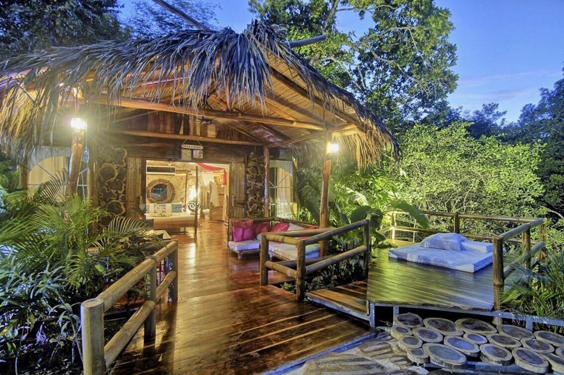Ocho Artisan Bungalows (Adults Only) Tamarindo Esterno foto