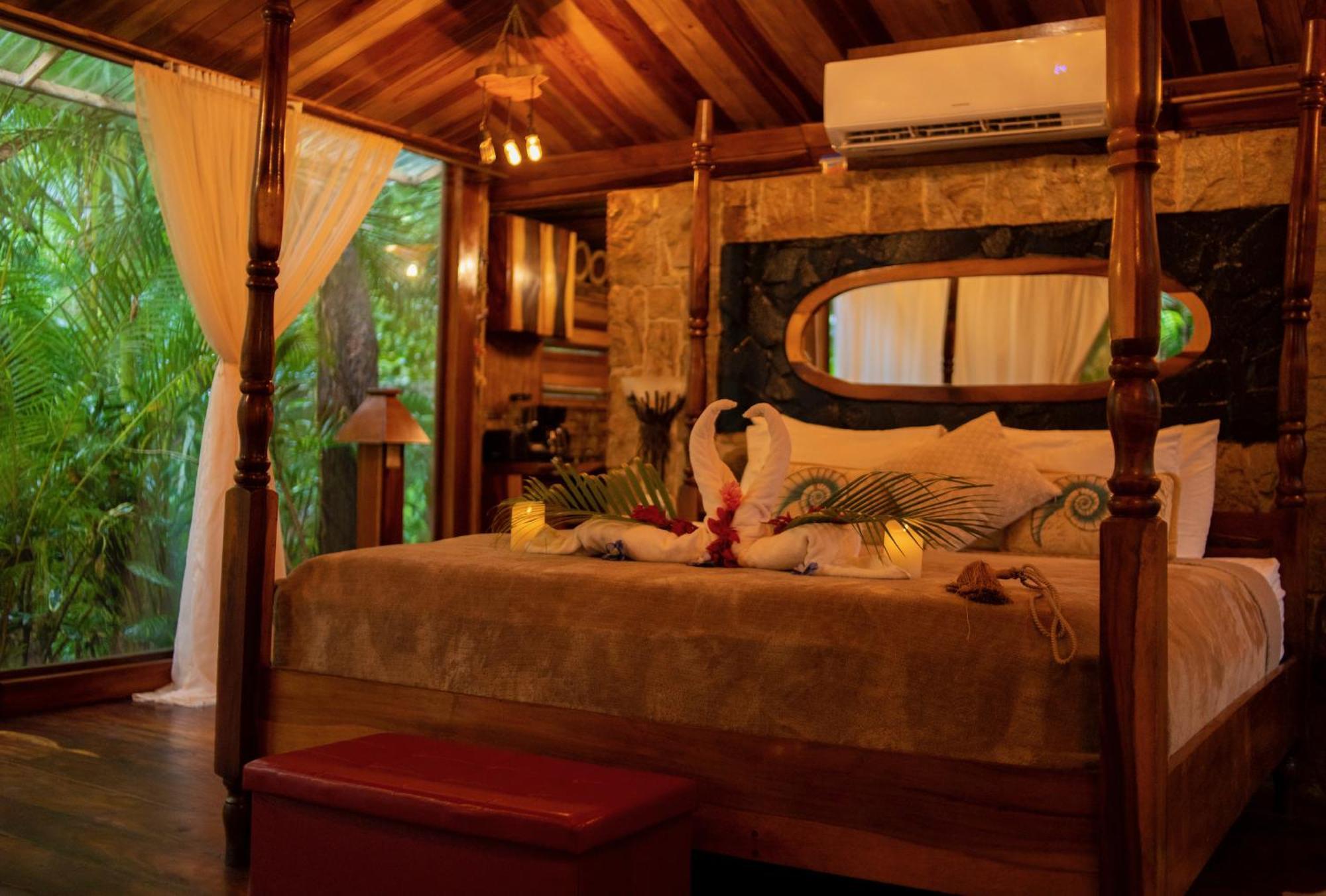Ocho Artisan Bungalows (Adults Only) Tamarindo Esterno foto