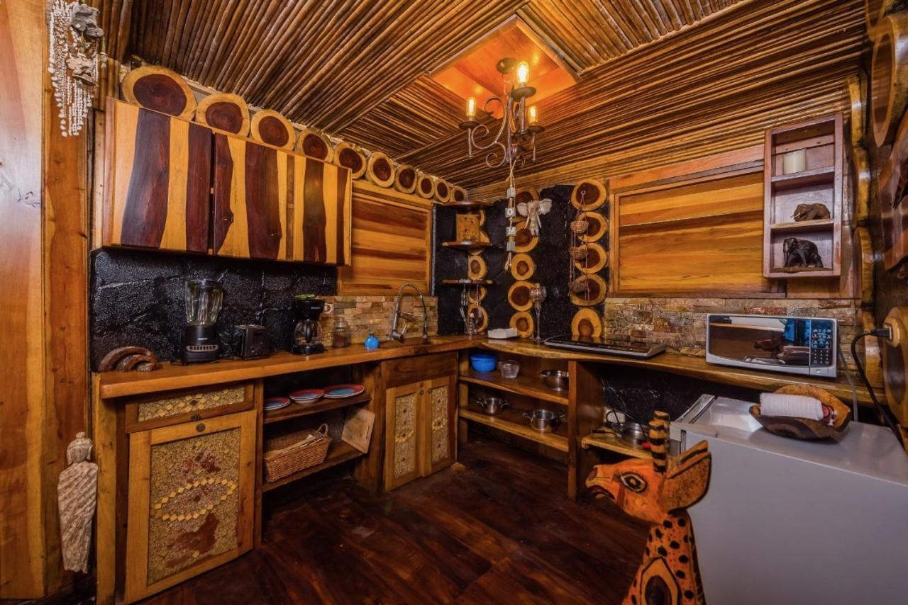 Ocho Artisan Bungalows (Adults Only) Tamarindo Esterno foto