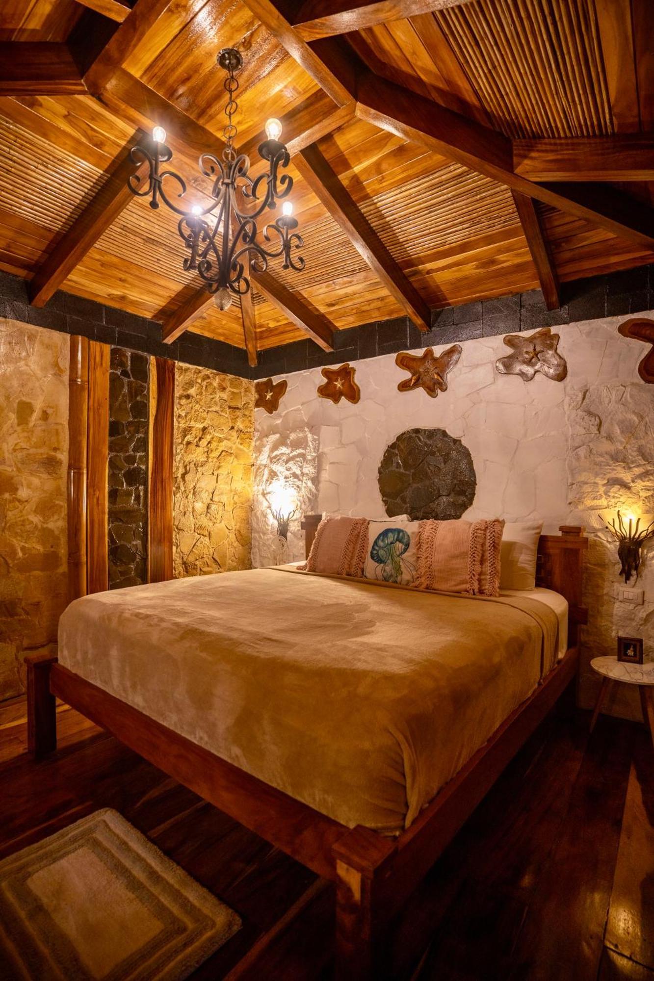 Ocho Artisan Bungalows (Adults Only) Tamarindo Esterno foto