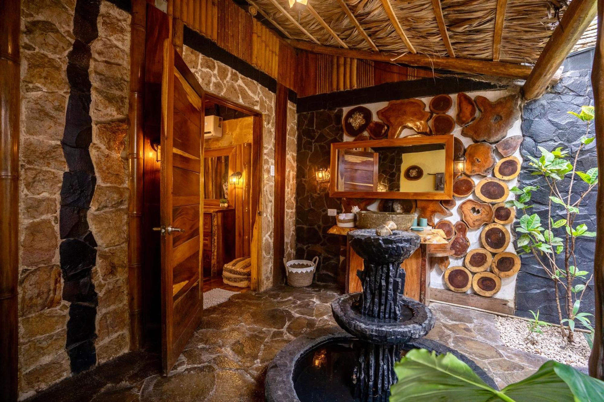 Ocho Artisan Bungalows (Adults Only) Tamarindo Esterno foto