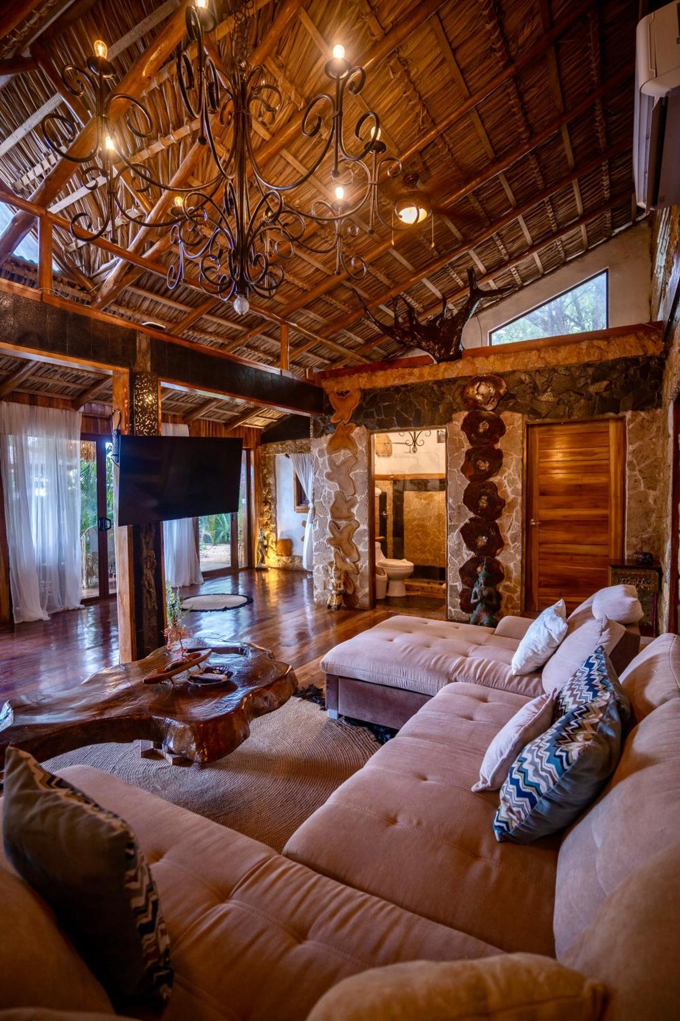 Ocho Artisan Bungalows (Adults Only) Tamarindo Esterno foto
