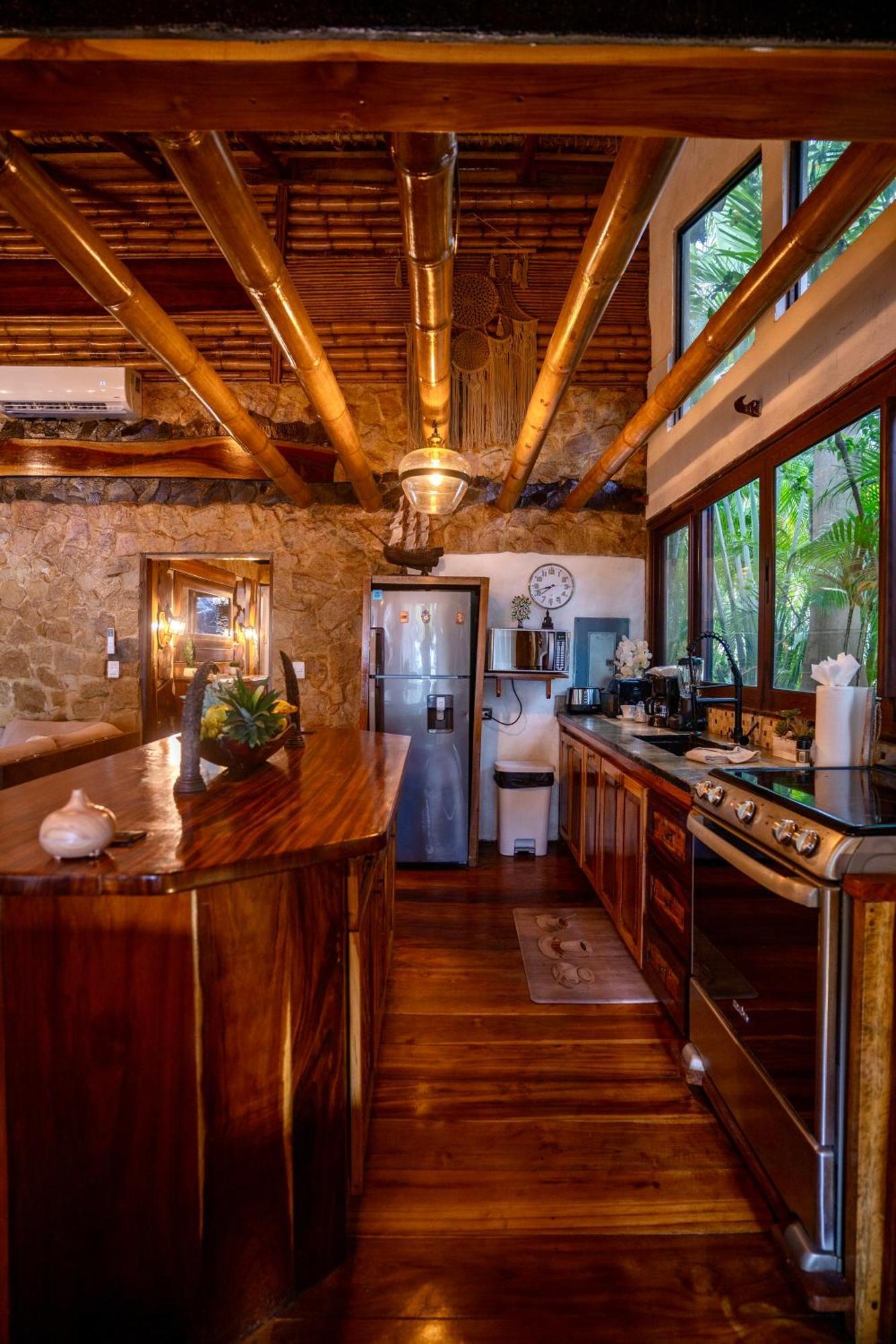 Ocho Artisan Bungalows (Adults Only) Tamarindo Esterno foto